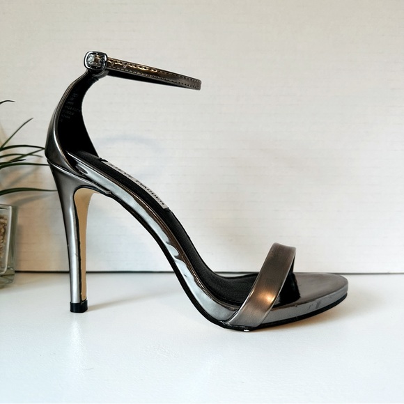 Steve Madden Sexy Metallic High Heeled Sandals - Picture 1 of 11